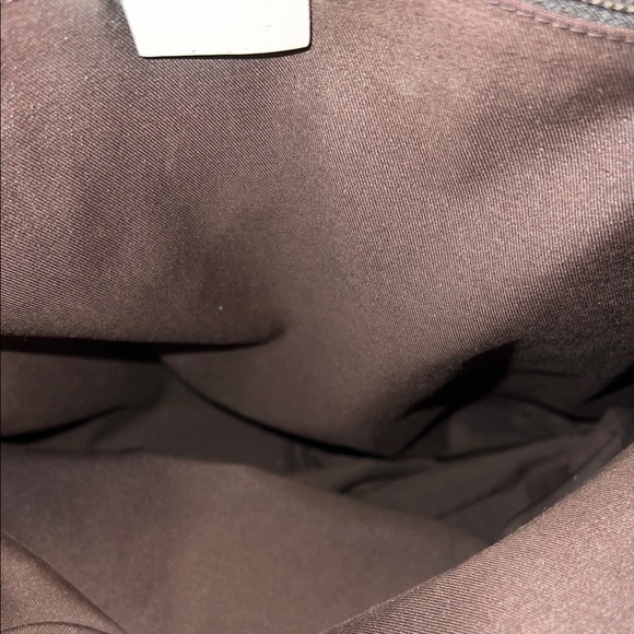 3019 Gucci Beige Monogram Tote Bag - Picture 8 of 12